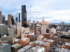 Caut cladiri vechi in Bucuresti sau magazine vechi